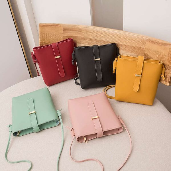 

Bucket 2023 spring new product, women's shoulder mobile phone makeup crossbody bag, simple casual small bag, Black