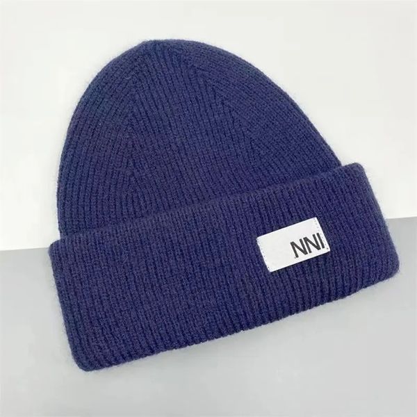 

Wholesale Beanie designer brimless hats, luxurious and versatile knitted hats, warm letter triangle design hats, Christmas gifts, high-quality hats u9