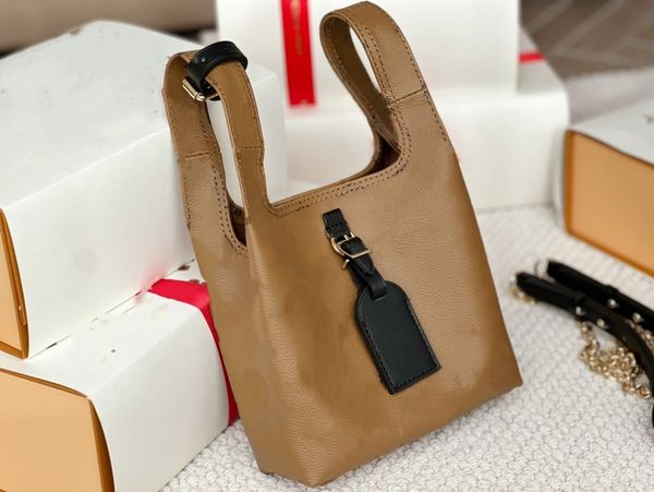 

2024 Luxury elegant party fashion trend personality hand cross body single shoulder travel casual makeup bag quality designer women's, Brown