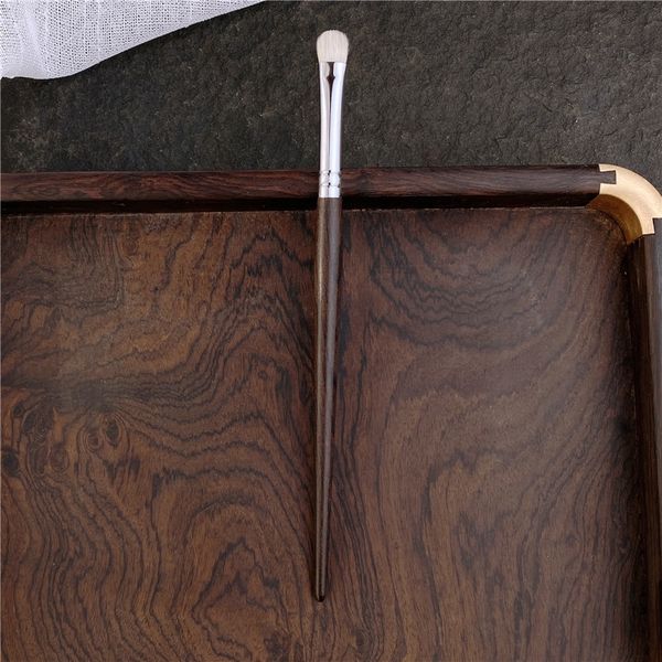 

Luxury Ebony Handle Flat Eye Shader Makeup Brush Medium-sized Eyeshadow Blending Cosmetics Brush, Ebony makeup brush