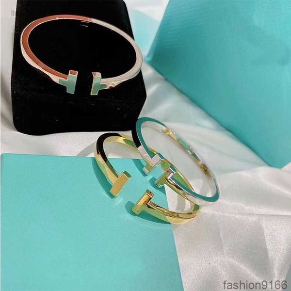 

New 316l Steel Cuff Bracelet Luxury Brand Couple Love t for Men Women European Classic Designer Bracelets Jewelry