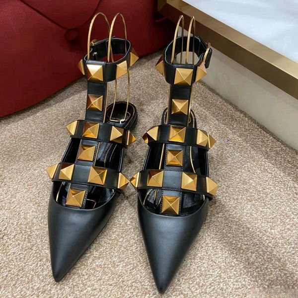 

Designer Women Sandals Pointed Rivets Shoes V Flat Bottoms Slippers Genuine Leather Black Matte Gold Big Rivet Summer Sandal with Dust Bag Size 34-44, Claret_12