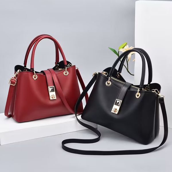 

Handbags Men Leather TRIO Messenger Bags Luxury Shoulder Bag Make up Bag Designer Handbag Tote Man's bag louiseitys viutonitys, Black flower parachute fabric