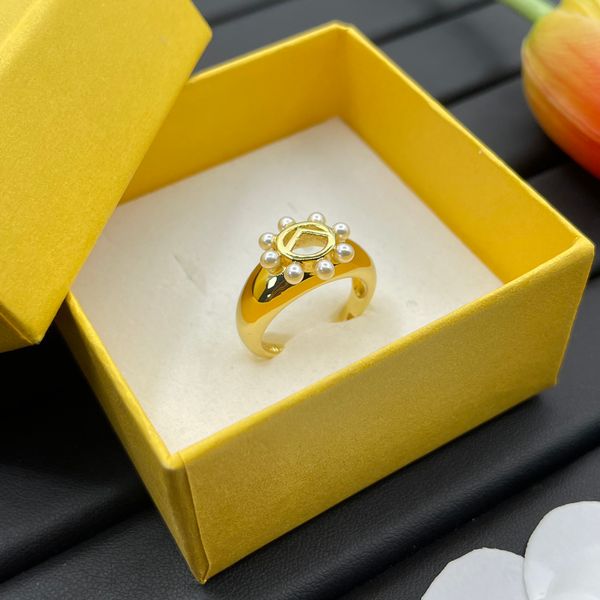 

Band Rings Letter Designer Gold Ring 18k Gold Plated for Women Fashion Pearl Open Luxury Engagement Wedding Pearl Party Jewelry