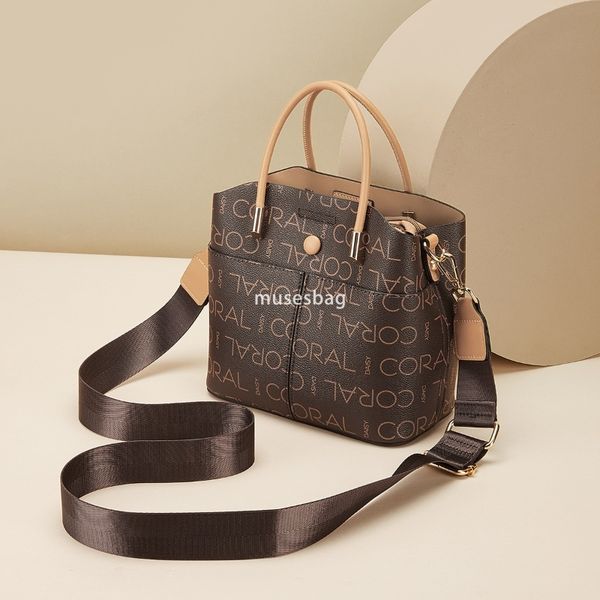 

High quality women PU large capacity designer tote bag casual women crossbody bag fashionable gold code practical single shoulder bucket bag, Deep brown