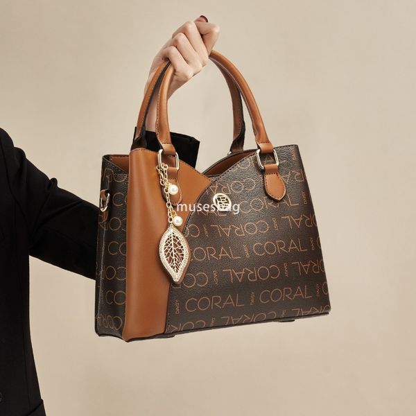 

Designer Women's PU Fashion Women's Crossbody Bag Large Capacity Advanced Practical Multi functional Handbag Water Bucket Bag Retro Gold Classic Tote Bag, Coffee