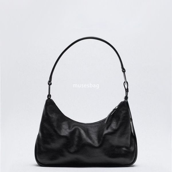 

New niche law stick underarm bag black leather high-end feel 100 pairs of bills of lading shoulder bag essential for commuting