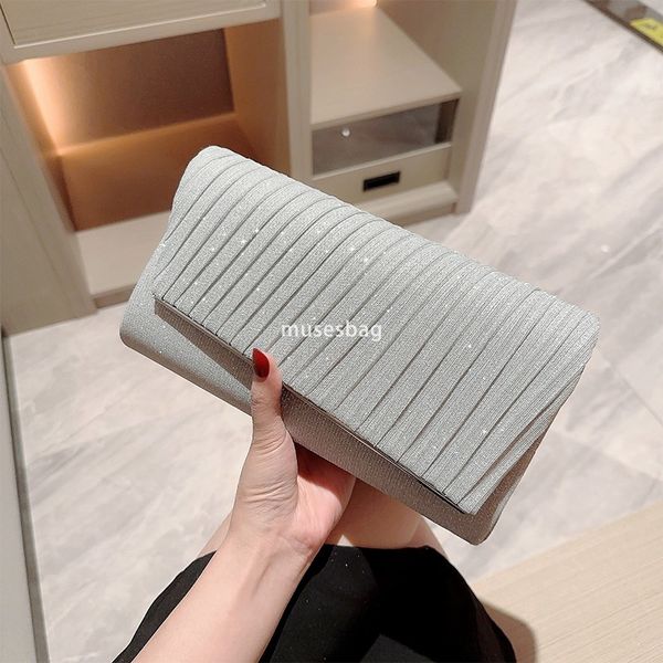 

High quality ladies and socialites handbag, practical dinner bag high-end large capacity fashionable princess bag dress bag grab bag, Silver