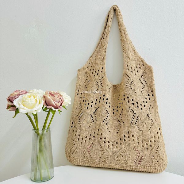 

New Portable Handbag Japan and South Korea Commuter Tote Bag Travel Essential Beach Bag Knitted Bag Hollow Bag Compared to Semitic Asian Style Woven Bag, Green