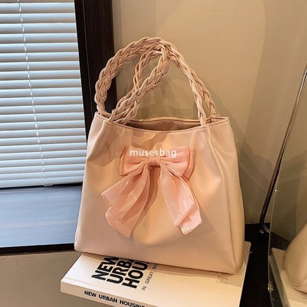 

Tote Bag Summer New Single Shoulder Bag Fashionable Commuter Fashion Bow Cute Small and Unique Design High end Feeling Bag, Silver