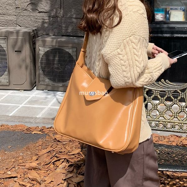 

Retro oil wax leather niche design women bag Korean autumn and winter new versatile single shoulder tote bag large capacity crossbody bag, Brown