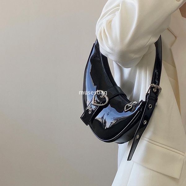 

High quality new crescent underarm bag single shoulder hand-held love patent leather high-end and trendy versatile solid color zippered women bag, Black