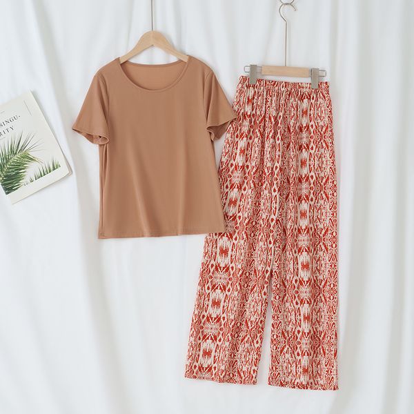 

Ladies can wear an icy home outfit set in red brown color, Reddish brown