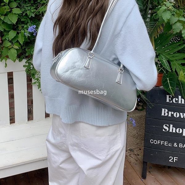 

High end fashion Korean version spring new niche design ballet style portable women bag trend versatile silver single shoulder underarm bag trend