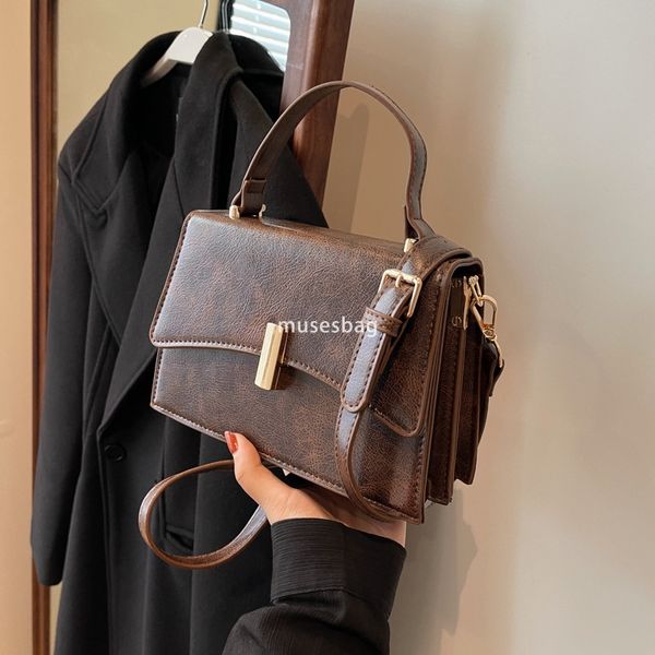 

High end design French style niche fashionable and stylish Handheld small square bag popular on the internet New women's one shoulder crossbody underarm bag, Black