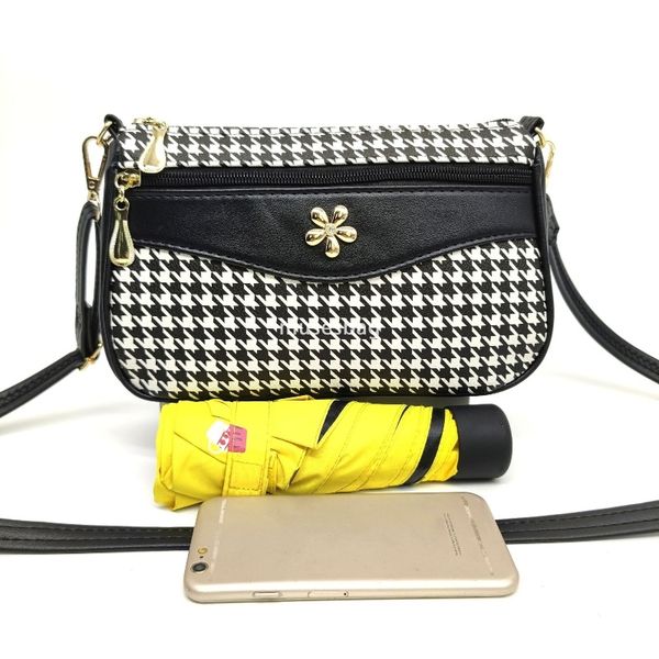 

Designer Women's High Quality Thousand Bird Grid Color Contrast Fashionable Diagonal Straddle Bag Temperament Practical One Shoulder Retro Small Square Bag, White