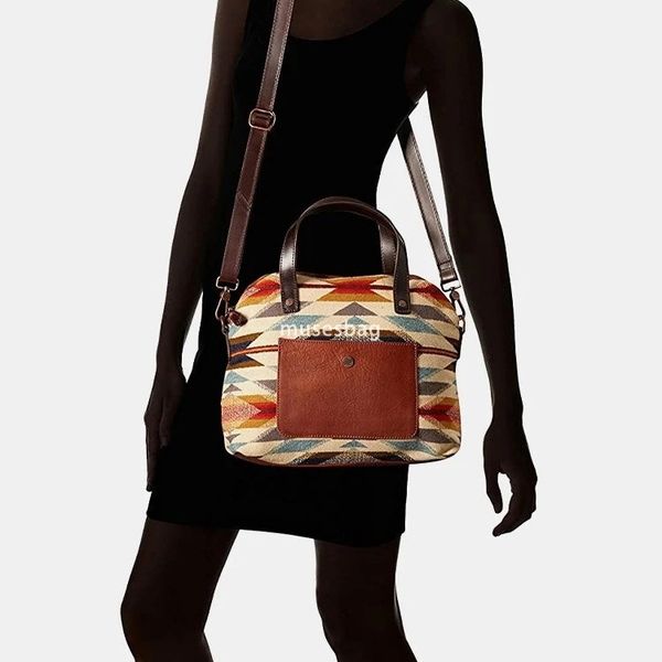 

New niche design shell bag for commutin large capacity bag European and American retro style ethnic style cotton and linen handheld single shoulder crossbody bag, Brown