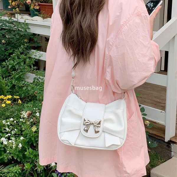 

French niche underarm bag for women's new trendy and fashionable Korean version small square bag versatile crossbody bag pleated bag, White