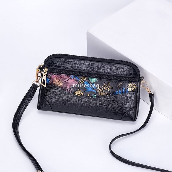 

High quality women's designer with a sense of luxury classic and versatile shoulder bag fashionable and practical hand-held diagonal cross dual-purpose shell bag, Black