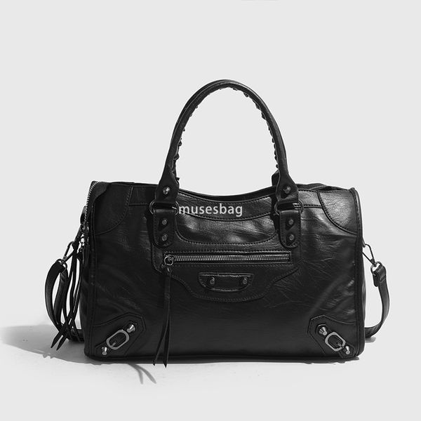 

High end soft leather bag women's new spicy girl handbag large capacity essential for outdoor travel versatile casual shoulder crossbody bag, Black