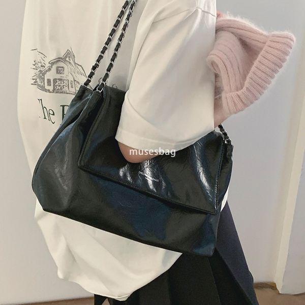 

Daily pairing with niche underarm bags women new trendy and fashionable summer chain bags versatile lightweight large capacity single shoulder crossbody bags, Black