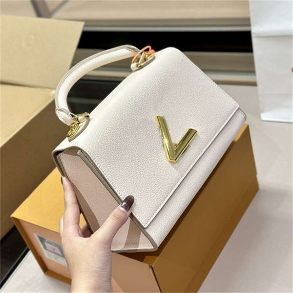 

designer bag Luxurys Women Designer Bag Shoulder Lady Twist Clutch Classic Design Grace Plain Colors Soft Real Leather Louies Handbag Fashion Brand Hand, 1 25x16cm