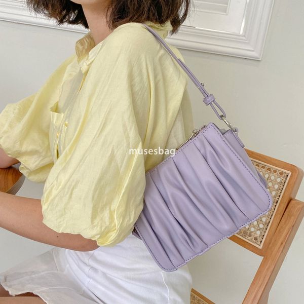 

High quality and minimalist trendy bag for women with a sense of luxury cloud and Korean style fashionable multifunctional single shoulder crossbody small bag, Black