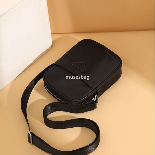 

Fashionable men and women universal high-end fabric classic casual mobile phone change bag crossbody bag simple mini versatile small bag vertical mobile phone, Black