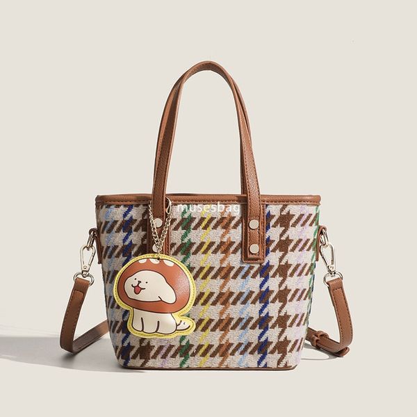 

High quality women's designer classic fashion multifunctional PU crossbody bag with grid pattern portable vegetable basket simple and lightweight tote bag, Brown