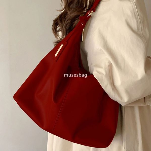 

High quality women's designer red bridal bag classic retro multifunctional large capacity tote bag high-end feeling westernized shoulder bag wedding bag