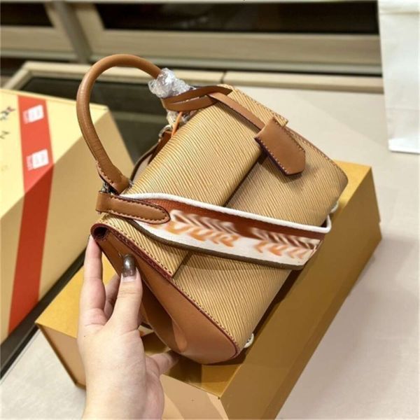 

designer bag 2023 Hot Designer Bag Women Shoulder Lady Wave Clutch Tote Classic Design Grace Plain Colors Soft Leather Louies Handbag Trend Brand Nylon Be, 20x16cm