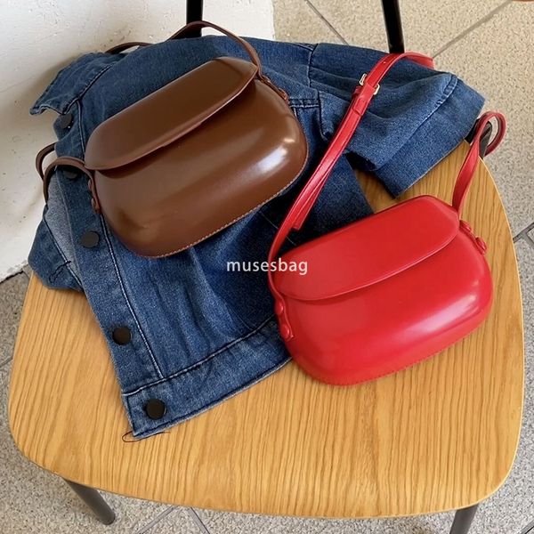 

Summer street trend niche design new Korean retro ins red saddle bag crossbody small bag for women versatile and minimalist phone bag, Black