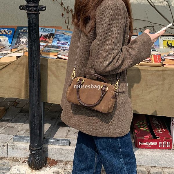 

Korean version of autumn and winter new retro suede versatile single shoulder diagonal cross small bag pillow bag Boston portable women's bag trend, Coffee