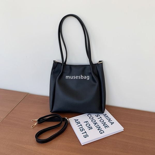 

Street Trendy Bag Women's New Trendy Korean Edition Daily Shoulder Bag Large Capacity Minimalist Tote Bag Student Handheld Crossbody Bag, Black