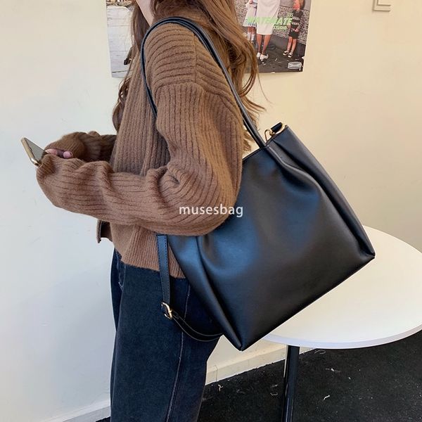 

Street Trendy Bag Women New Trendy Korean Edition Daily Shoulder Bag Large Capacity Minimalist Tote Bag Student Handheld Crossbody Bag, Black