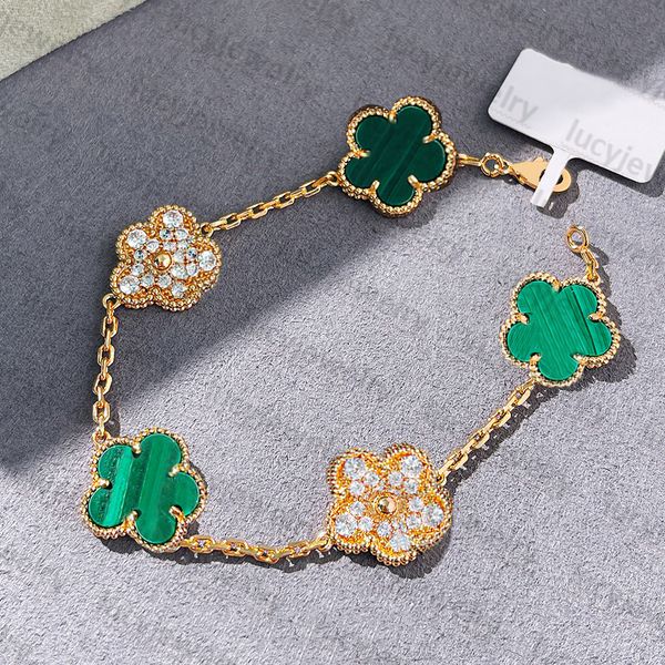 

Designer Bracelets Classic Clover Bracelet Fashion Five Flower for Man Womans Gold Silver Optional 19 Styles Classic Multicolor Options Gift