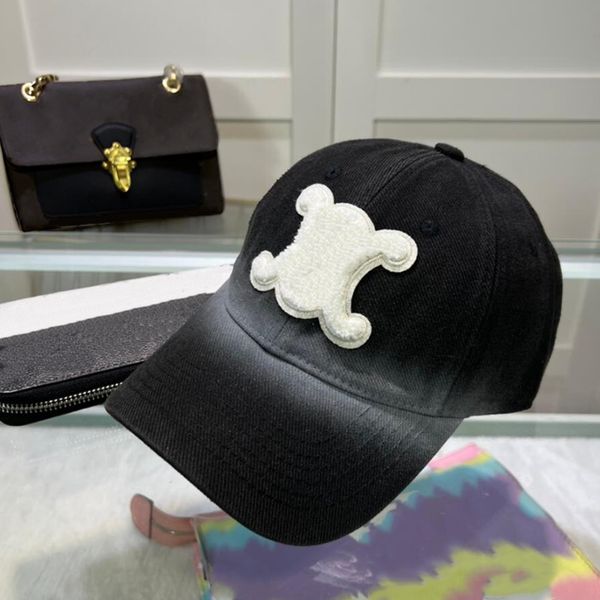 

Luxury Designer Hat Women Embroidered Baseball Cap Female Summer Casual Casquette Sun Protection Sun Hat Retro Classic Casquette Womens, White