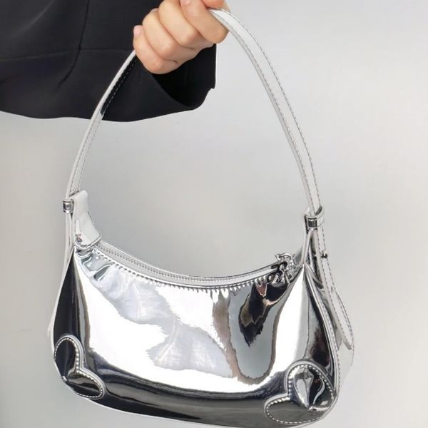 

Street trend high-end texture niche design silver crescent bag new and unique spicy girl underarm bag love design fashionable and trendy shoulder bag