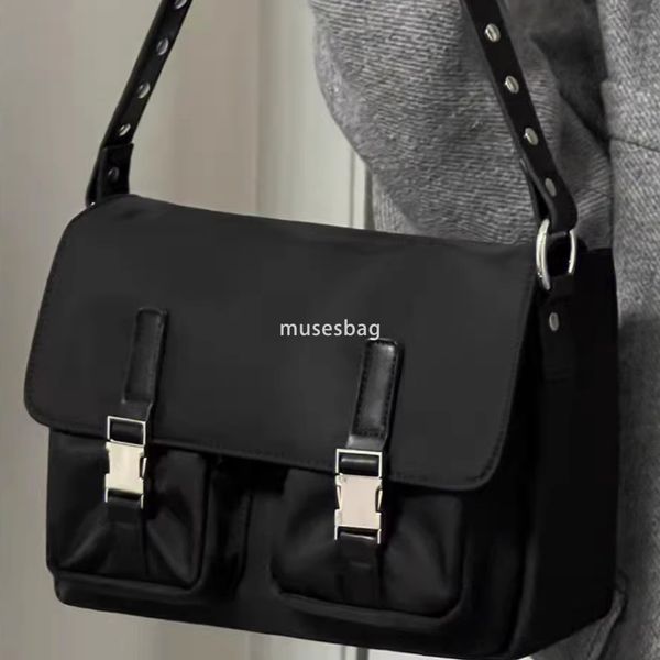 

Niche Design Instagram Style Casual Versatile Men and Women Universal Handheld Motorcycle Mailman Bag Fashionable One Shoulder Workwear Bag for Women, Black