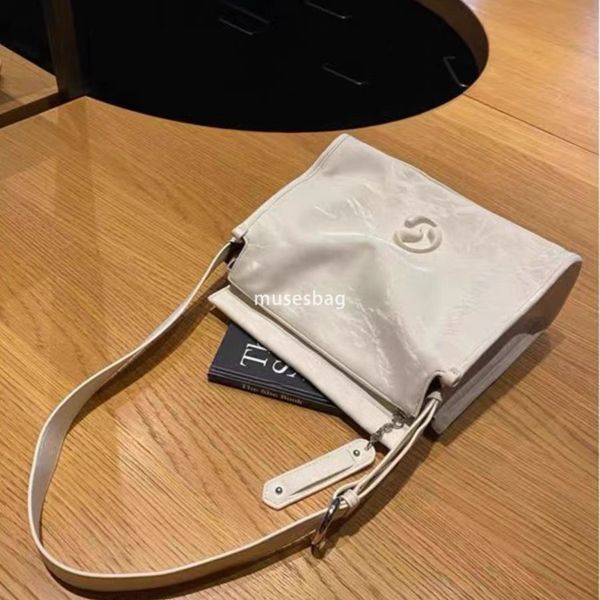 

Small and high-end commuting underarm bag for women in early autumn new waste soil bag exquisite and versatile one shoulder diagonal cross bag, White
