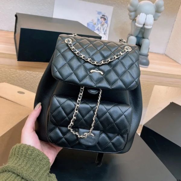

Women Black Backpacks 10A Small Backpack Size 22*23cm Designer Luxury Book Bags Lady Schoolbag Books Back Pack String Chain Bookbag Small Leather Bag 246254BF, White