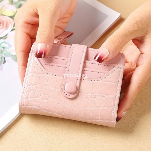 

Fashionable Women High Quality Fresh and Simple Popular European and American Crocodile Pattern Short Versatile Retro Bag Button Style Solid Color Wallet, Matcha green
