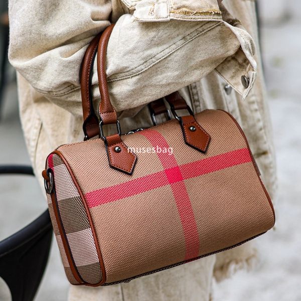 

New Autumn/Winter New Pillow Bag with High Quality and Large Capacity Handbag Boston Women Bag Single Shoulder Crossbody Bag, Brown