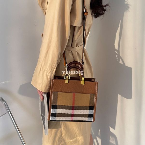 

New niche design elegant and minimalist handbag high-end leather fashionable women's bag simple and versatile single shoulder crossbody bag, Brown
