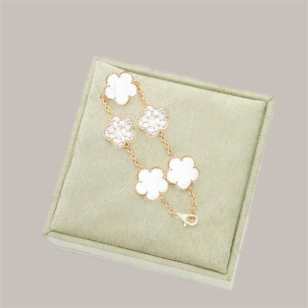 

4/four leaf clover bracelet women designer bracelets classical charm bracelet luxury jewlery designer for womens plated gold bracelet mother of pearl white red om01