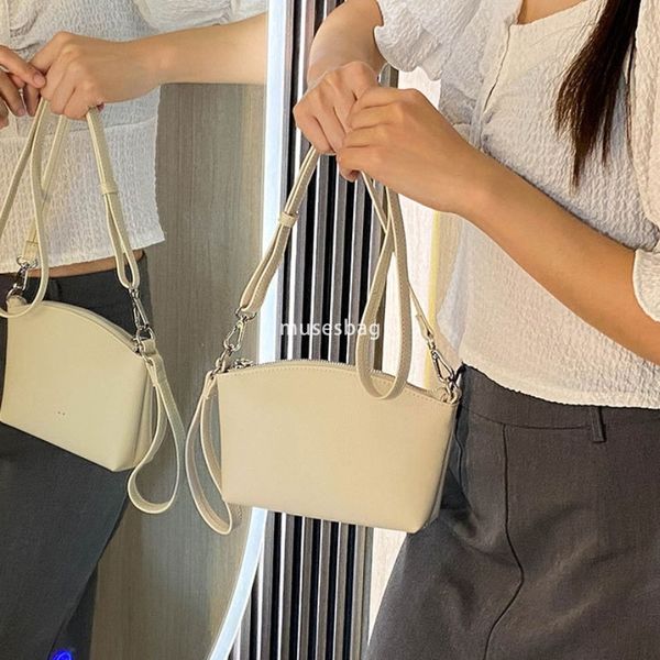 

European and American women trendy new classic practical and fashionable shoulder bag cross-border simple and multifunctional handbag crossbody bag, Black