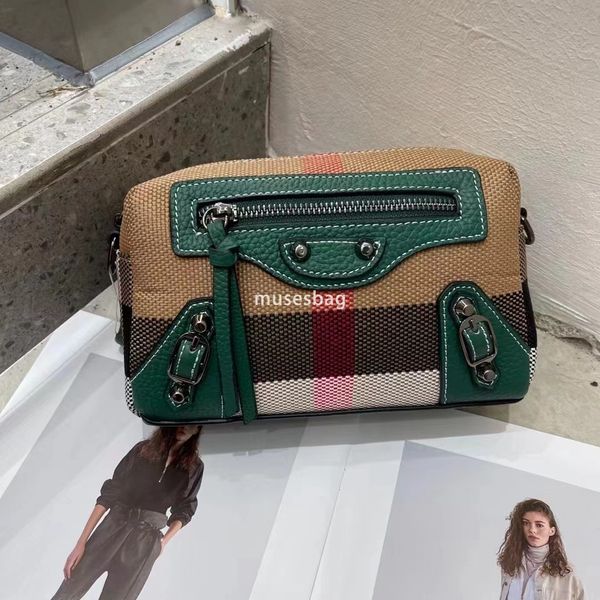 

European and American retro niche design new top layer cowhide canvas plaid contrasting small square bag mobile phone bag wallet mom bag, Brown