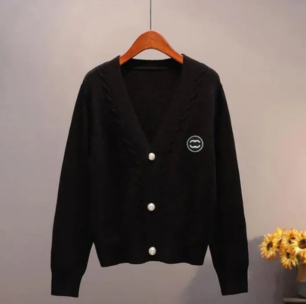 

New 2024 Brand Style Letter Embroidered Women Cardigan Sweater Long Sleeve Buttons Knitted Jackets Designer Casual Spring Sweaters Size S-3XL, White
