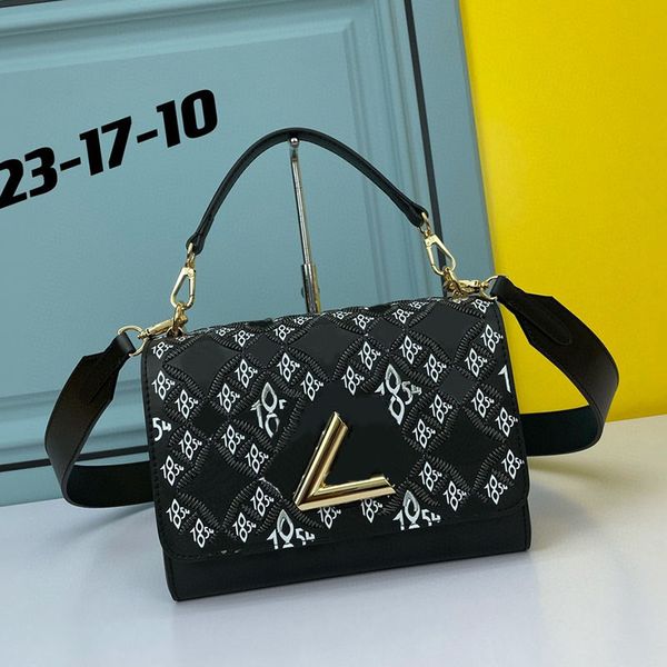 

Designer Ladies Leather Electric Embroidery Clamshell Shoulder Bag Hardware Letter Buckle Embellioned Adjustable Shoulder Strap Crossbody Bag Purse 23cm, Grey