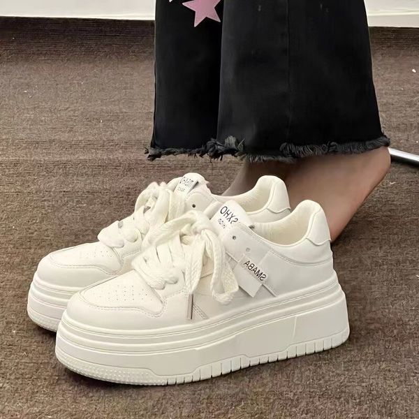 

Instagram-Ready Versatile Women's Korean Edition Little White Shoes Comfort Meets Stylish Height Boosting